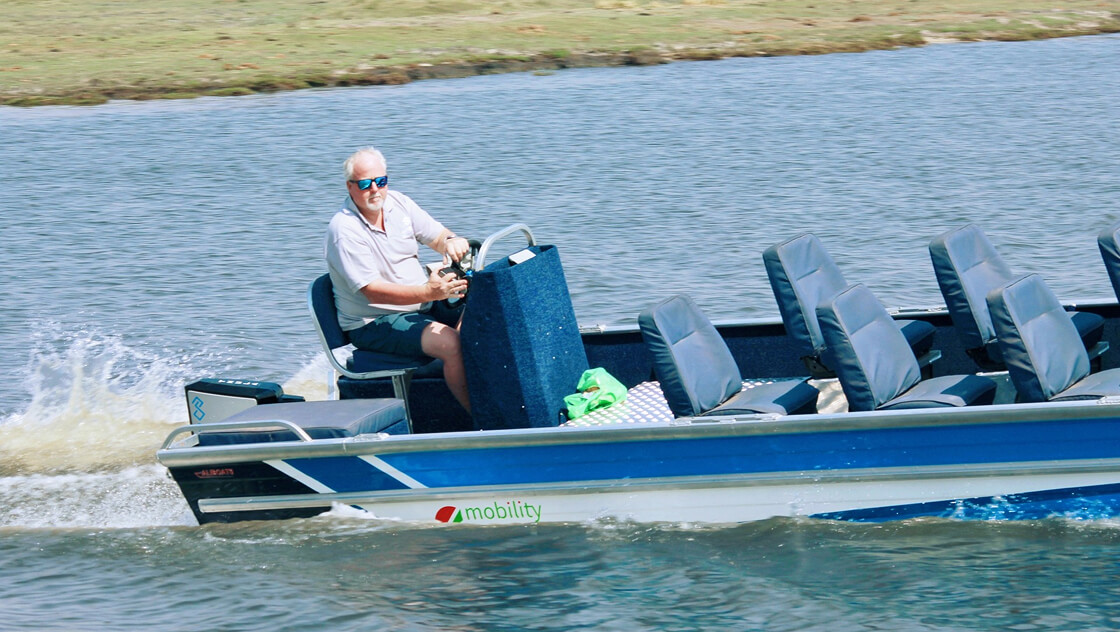 非洲博茨瓦纳乔贝国家公园Aliboats Swamp Cruiser 观光船项目概况-逸动科技