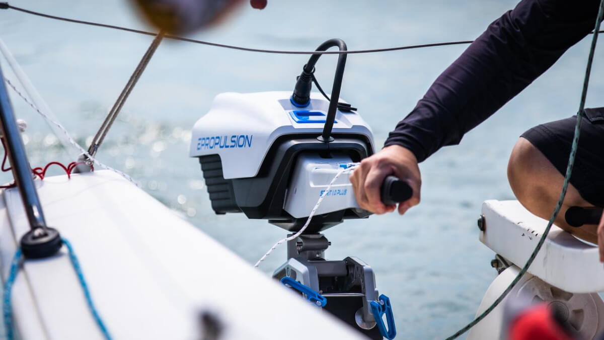 逸动科技Spirit系列电动船外机帆船应用-逸动科技